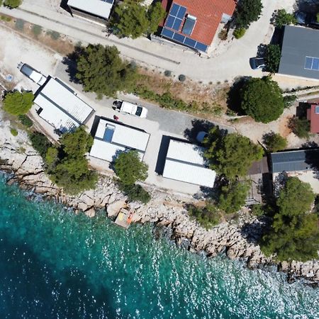Hipo Camp Mobil Home Arta Pakostane Exterior photo