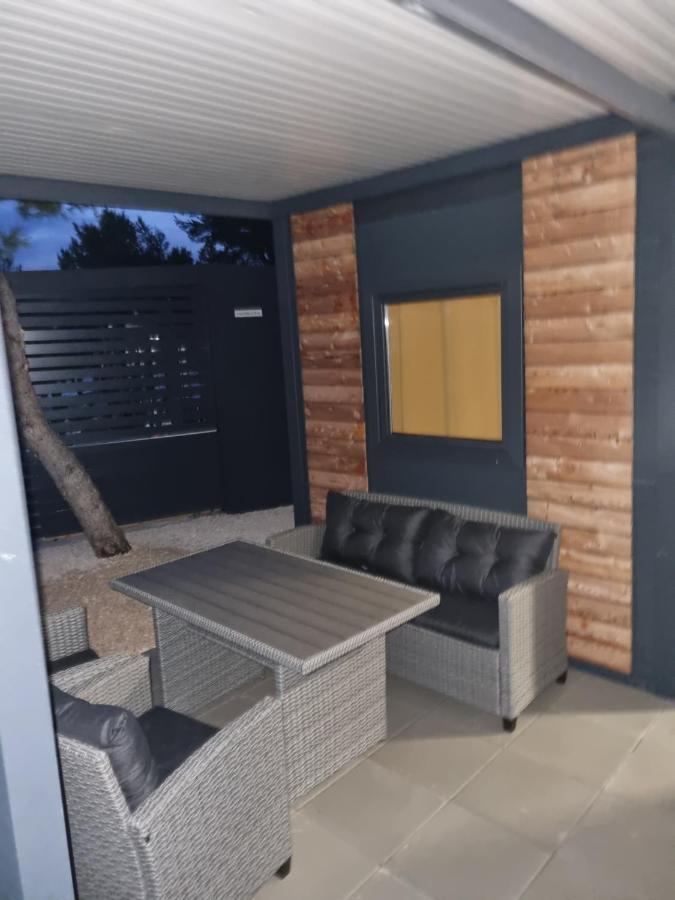 Hipo Camp Mobil Home Arta Pakostane Exterior photo